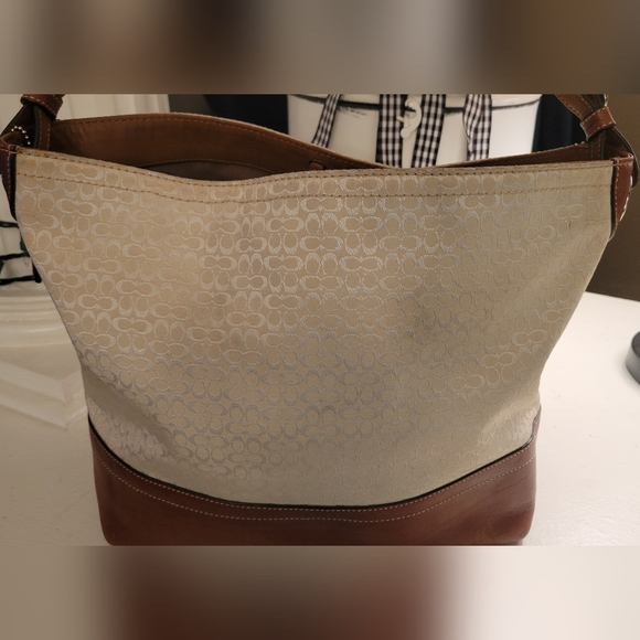 COACH EUC 07'  LEATHERWARE SHOULDER BAG CREAM/BRWN/SLVR 10×12 ARM CANDY - Picture 2 of 15